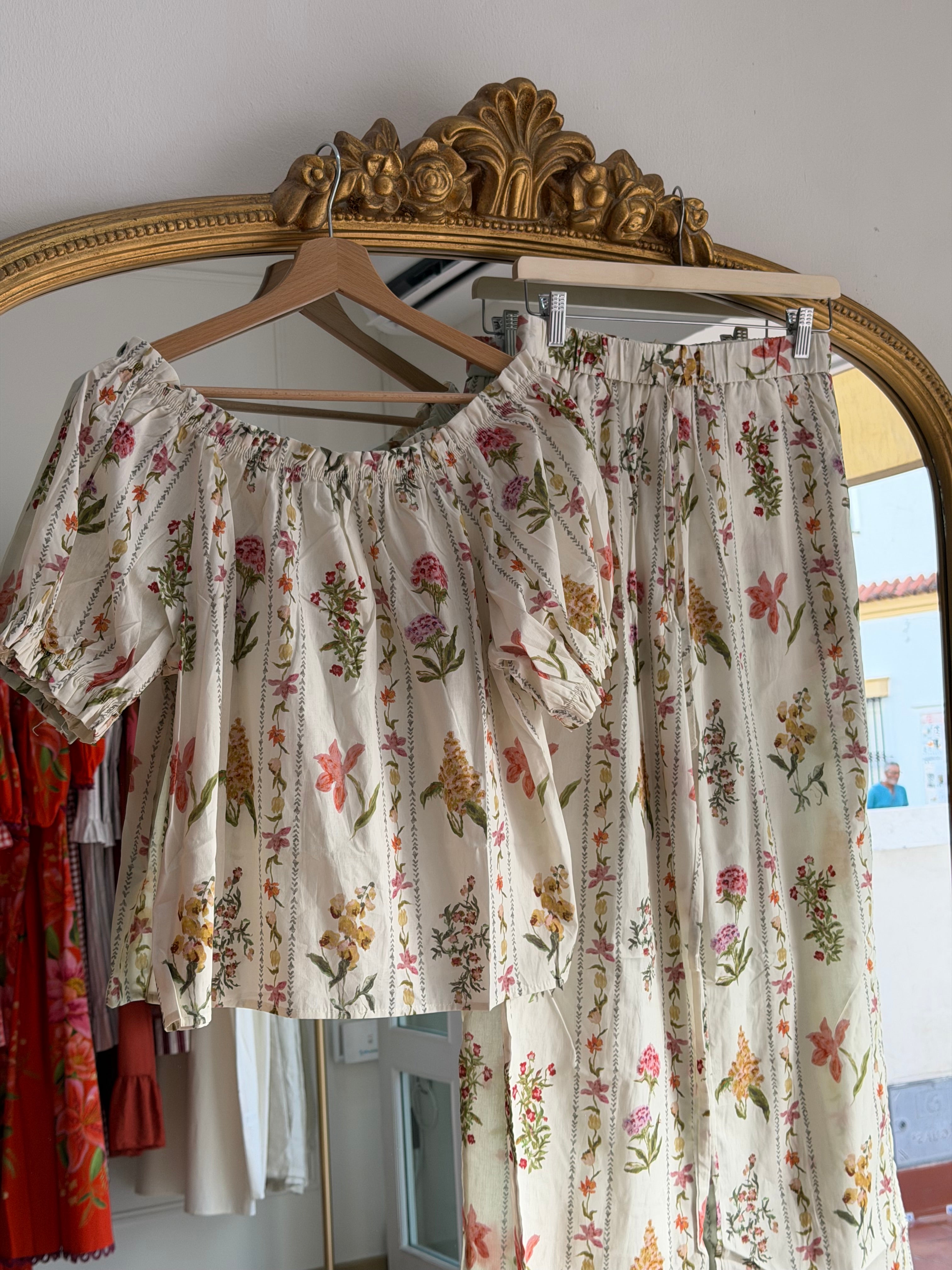 Conjunto Camelia